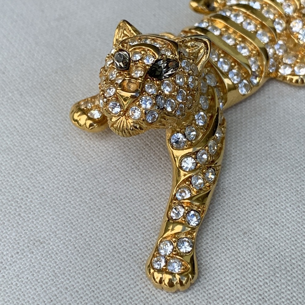 Vintage Trifari 1991 Rare gold tone pave limited edition crystal tiger brooch - Picture 9 of 9